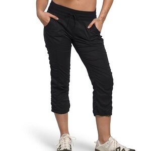 The North Face Aphrodite Capri 2.0 Pants Women’s Size Small Black Drawstring